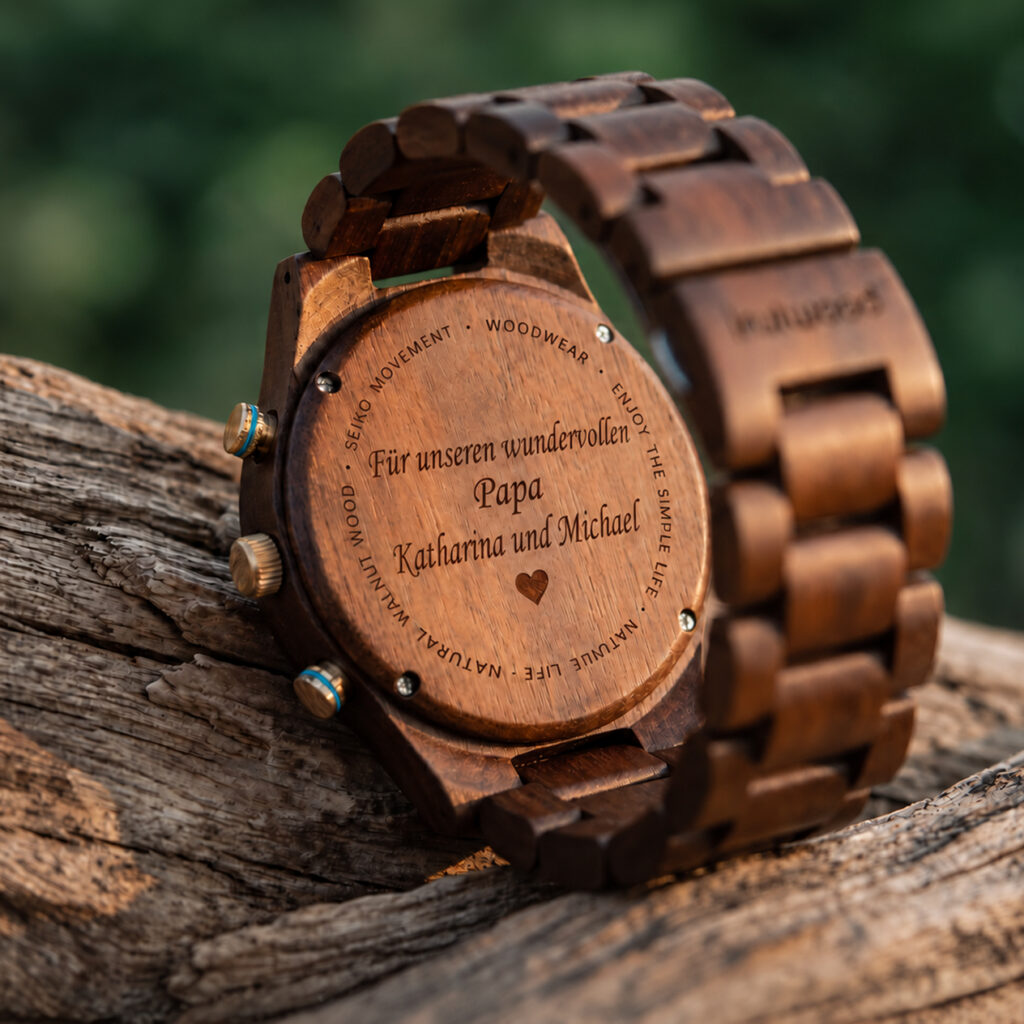 Eine Uhr mit Gravur
– Gestalten Sie ein einzigartiges und persönliches Geschenk